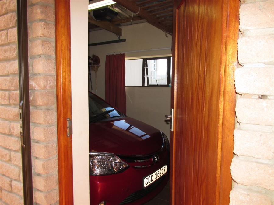 2 Bedroom Property for Sale in Stilbaai Wes Western Cape